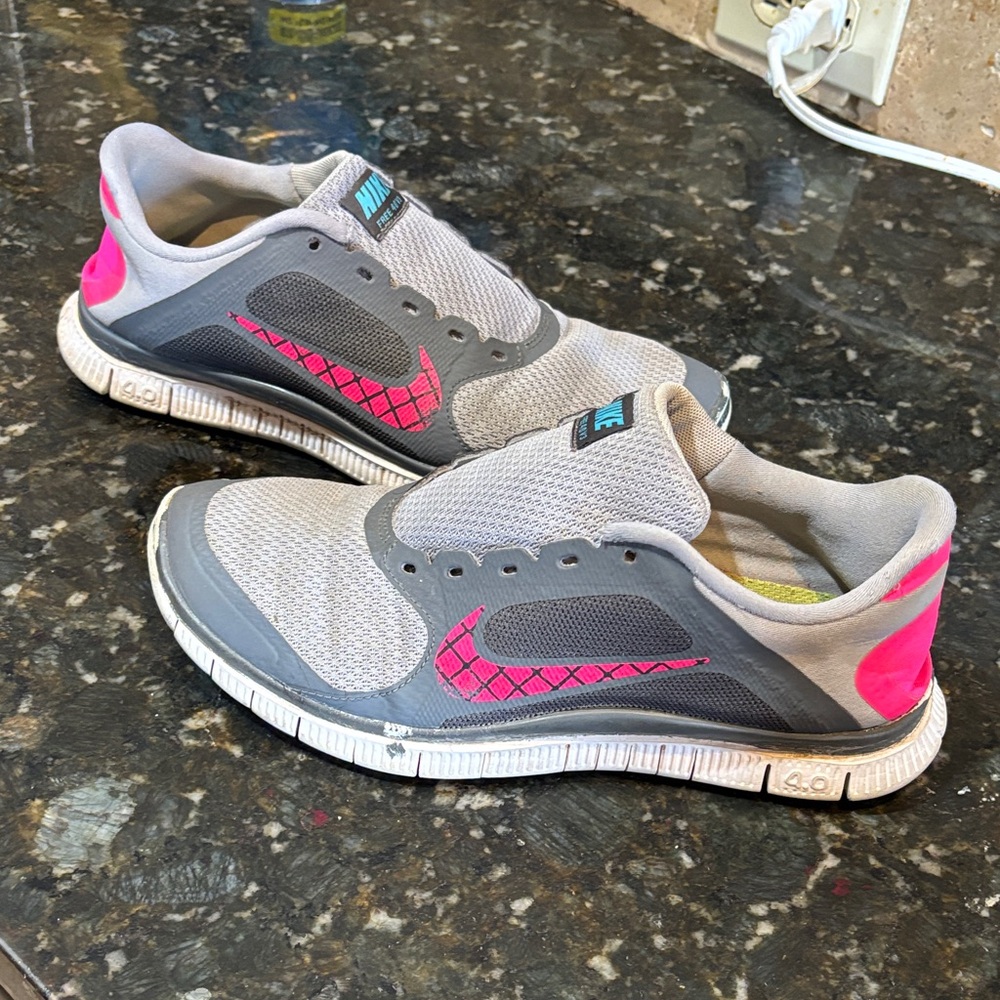 Nike Free 4.0 V3 Sneakers! 8.5
